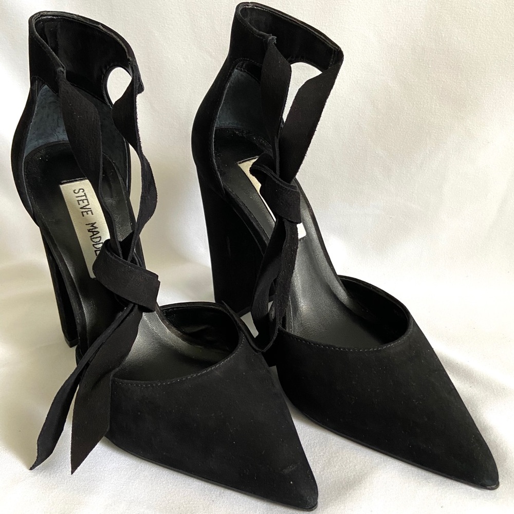 Steve Madden Pearl Pump - Black Nubuck